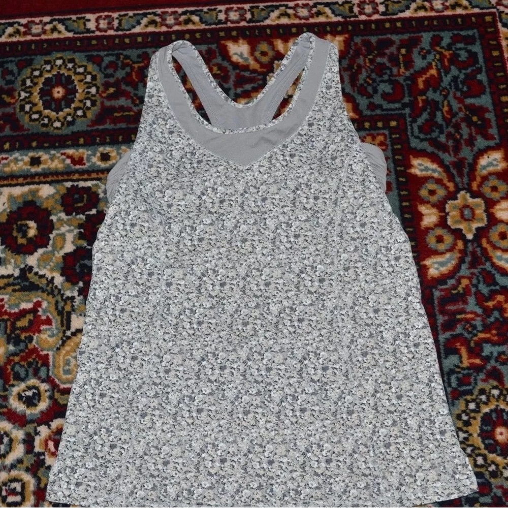 Lululemon flower turbo tank